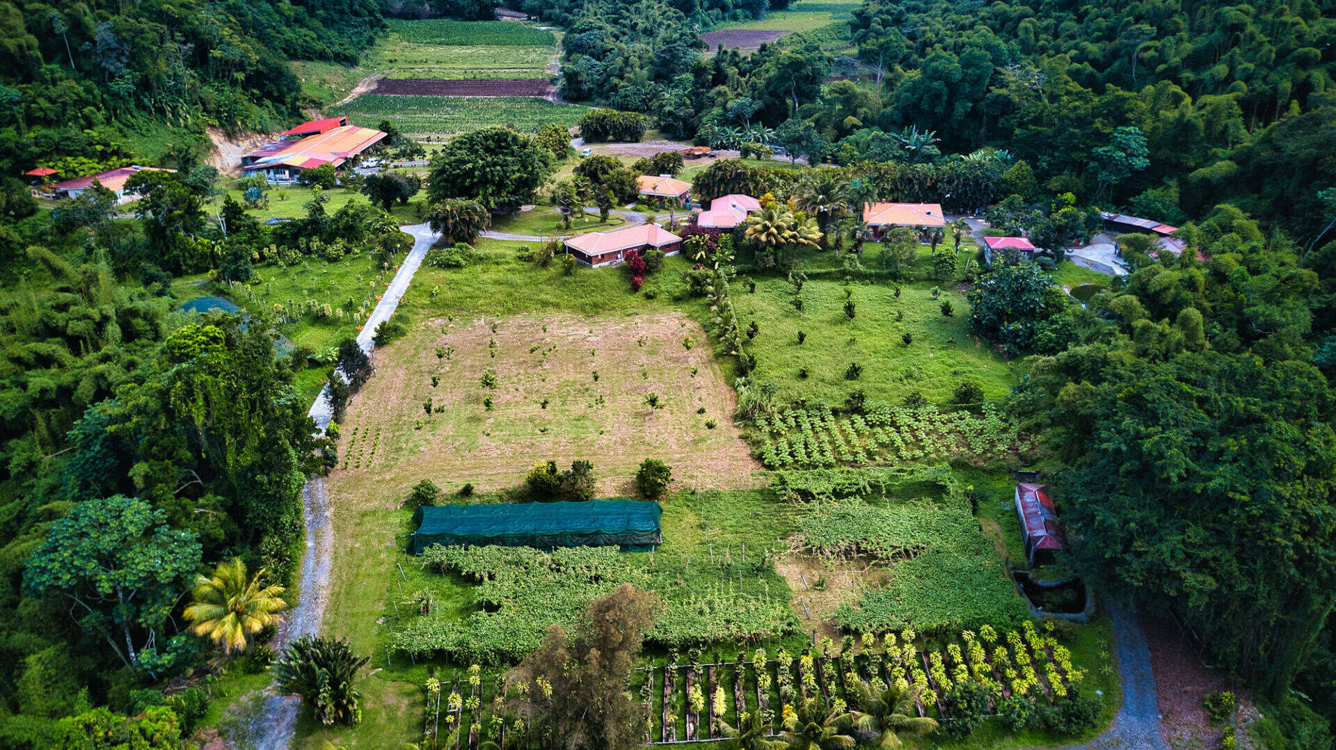 Photo aérienne de la ferme du Domaine de la Vallée