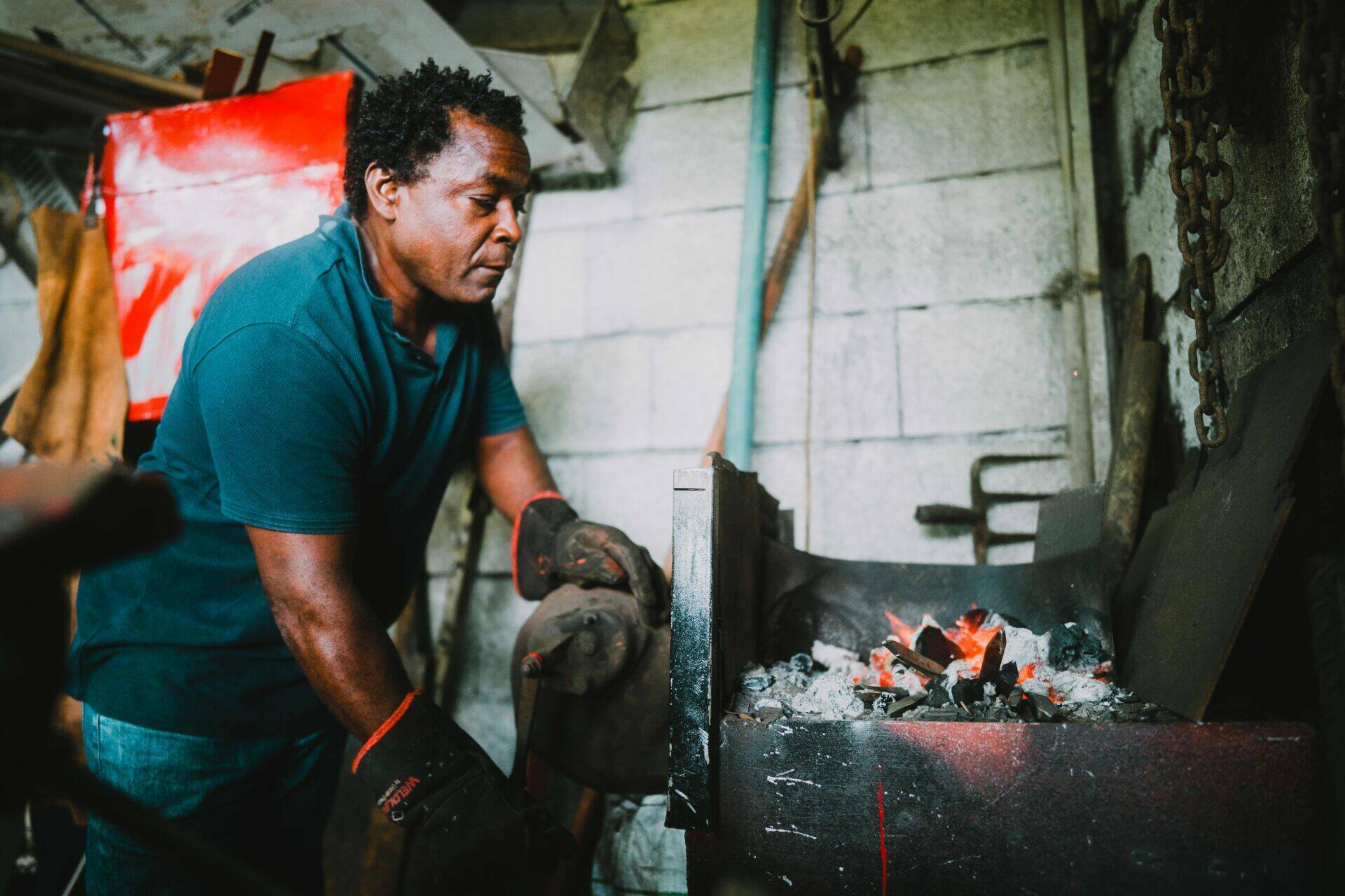 Etape de chauffe de l'acier au charbon par Joseph