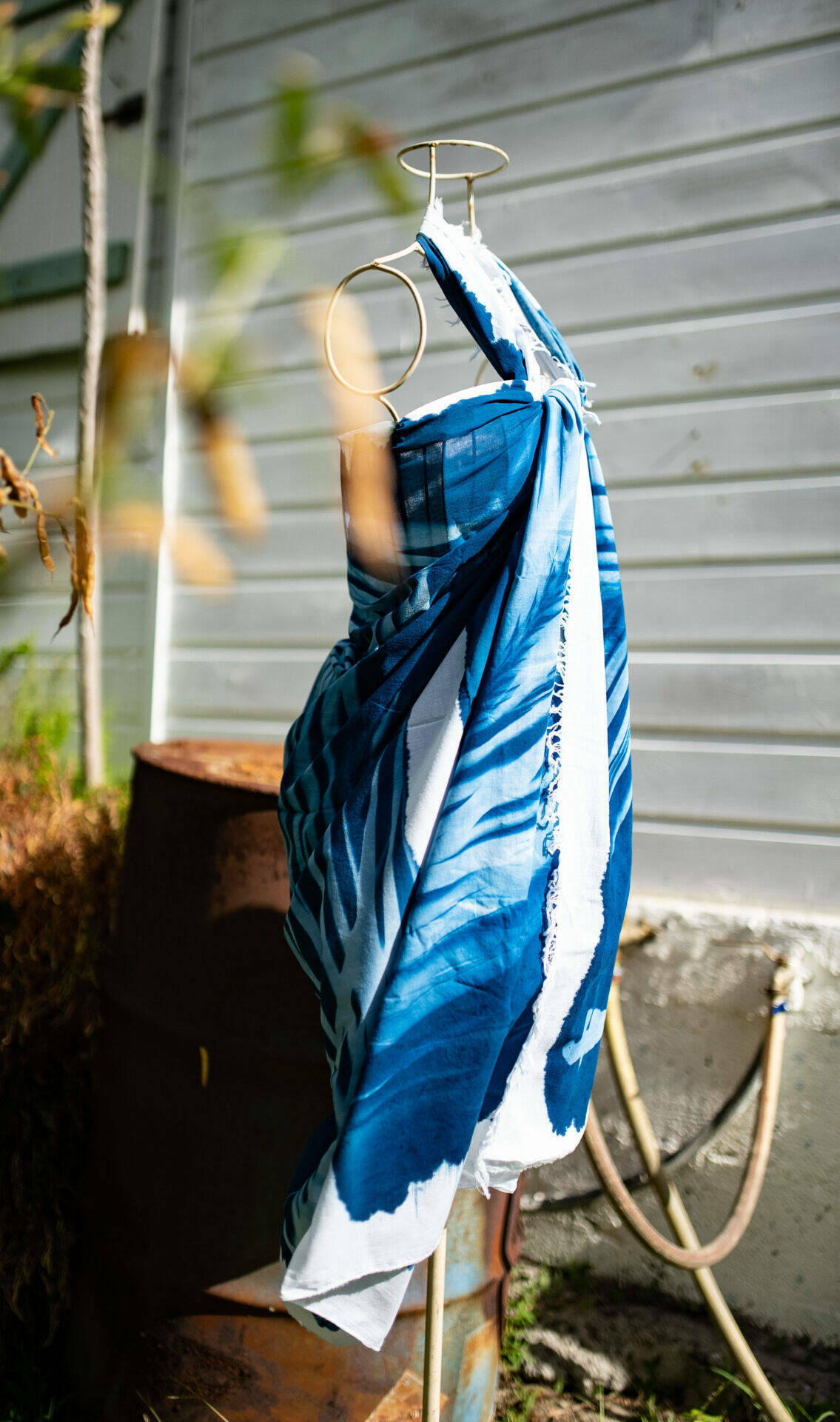 Paréo avec des impressions de feuilles de cocotier