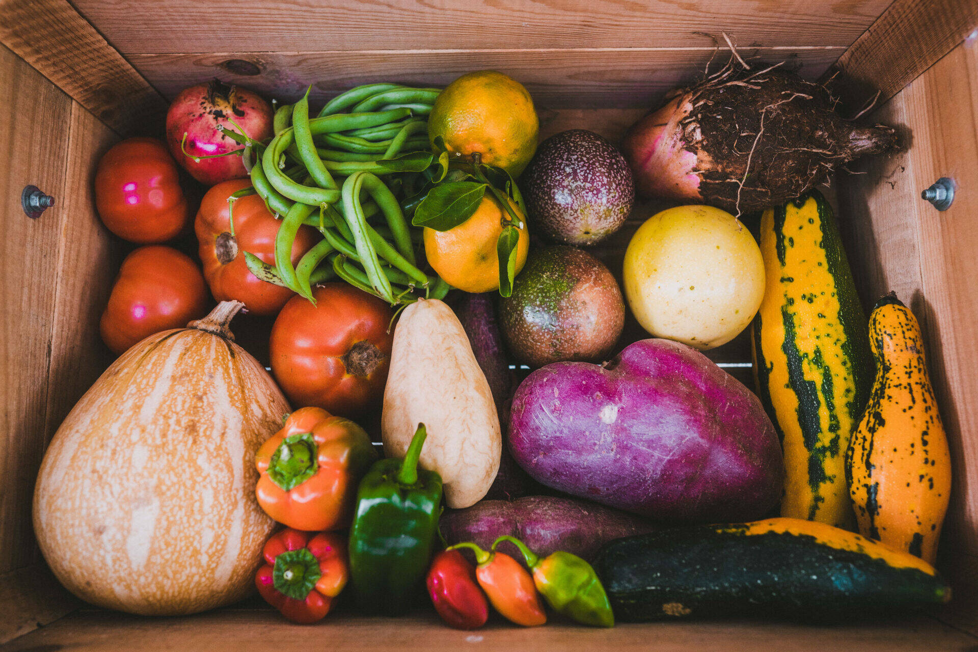 Assortiment de fruits et légumes locaux