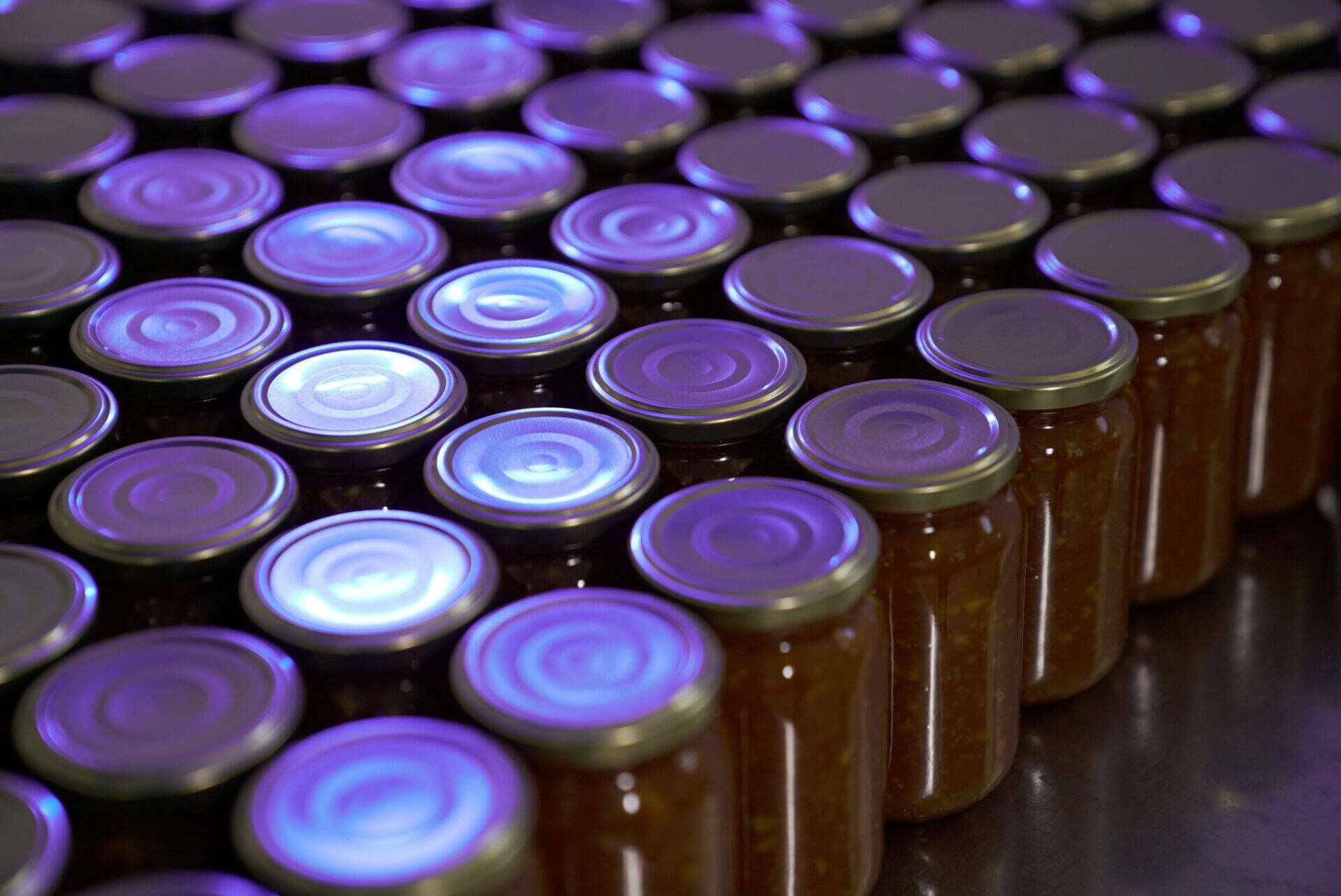 Pots de confiture sans étiquettes