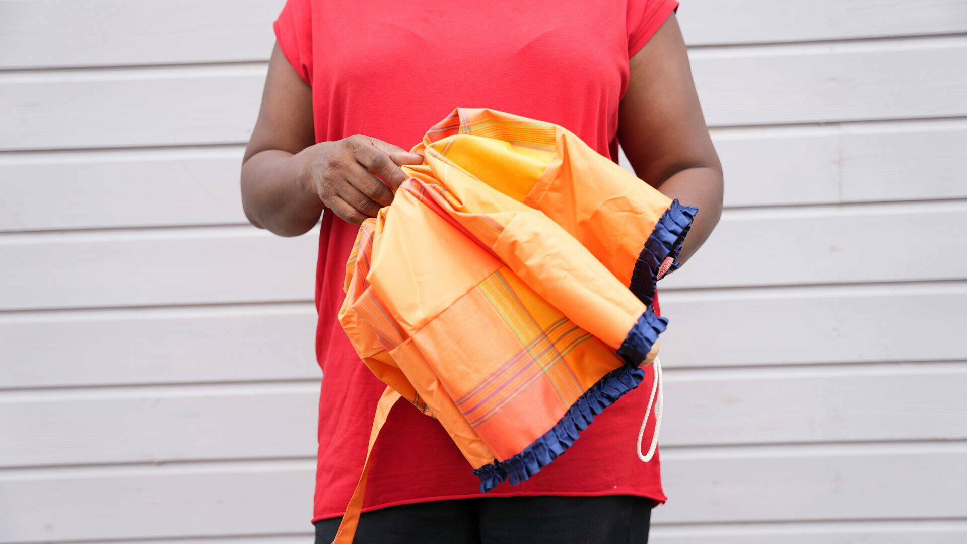 production-locale-martinique_trois-ilets_artisanat-dart_tournicoti-parapluie_cinelu_ccile_petit-parapluie-orange.jpg.jpg